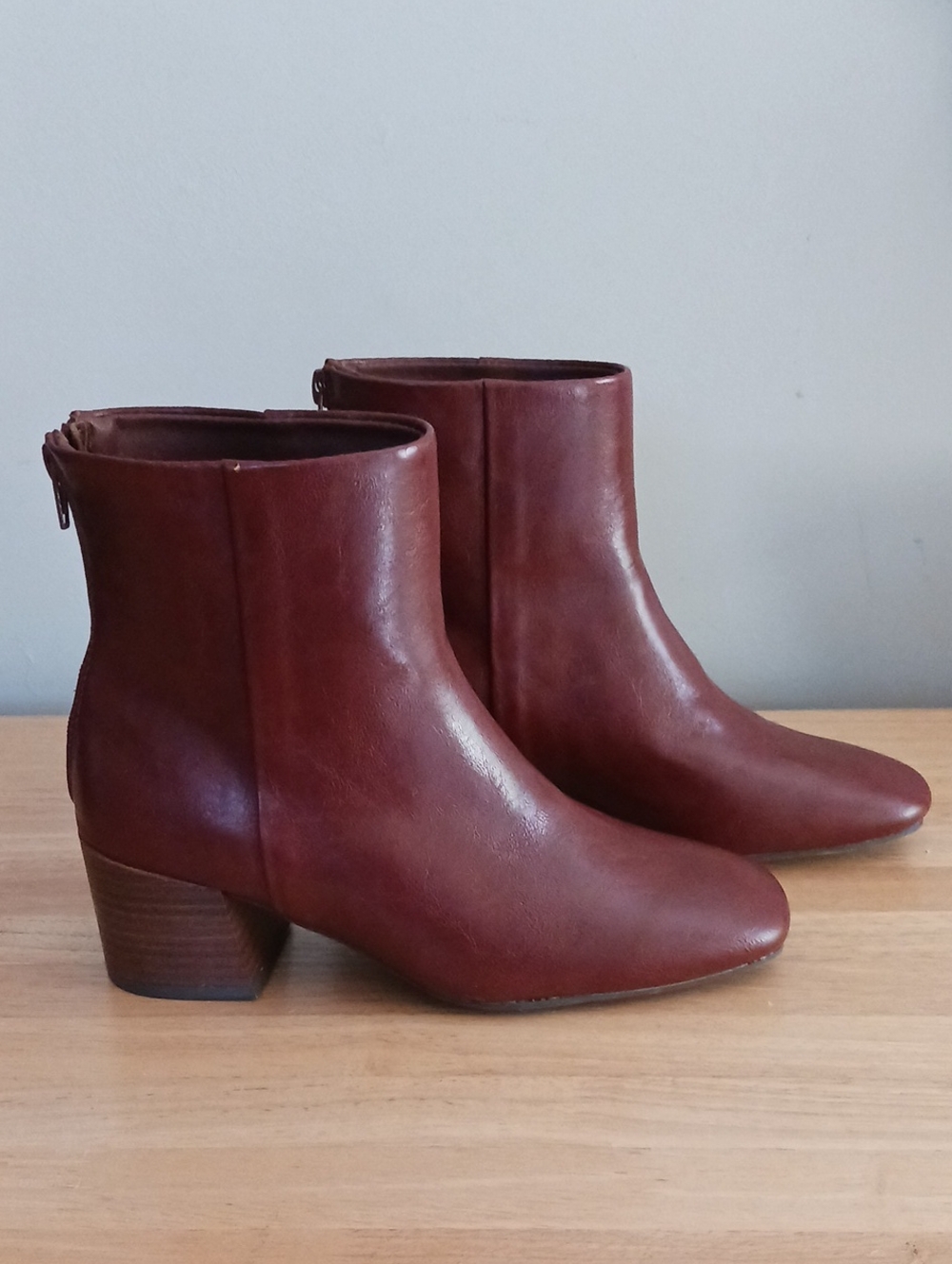 Baretraps Emilie Ankle Bootie Back Zipper Size 6.5 NWOT